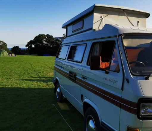 An image of a VW T25 Auto Sleeper from Hettie on Instagram